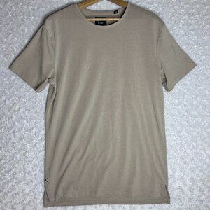 CUTS Split-Hem Short Sleeve T-Shirt Size Large‎